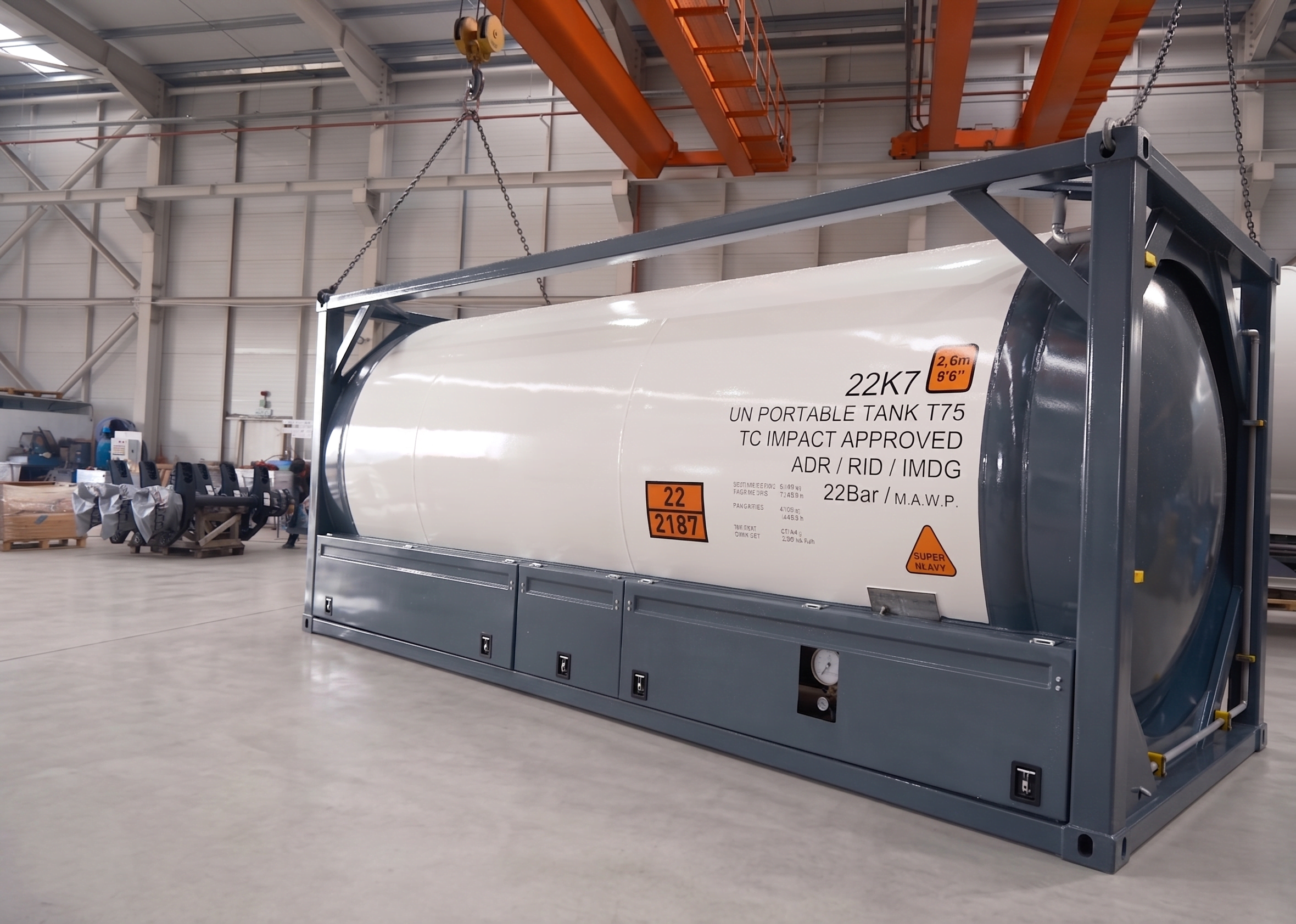 Harsan Tanker 20 FT LCO2 ISO tank teknik veri plakası fabrika vinç sarı köprülü