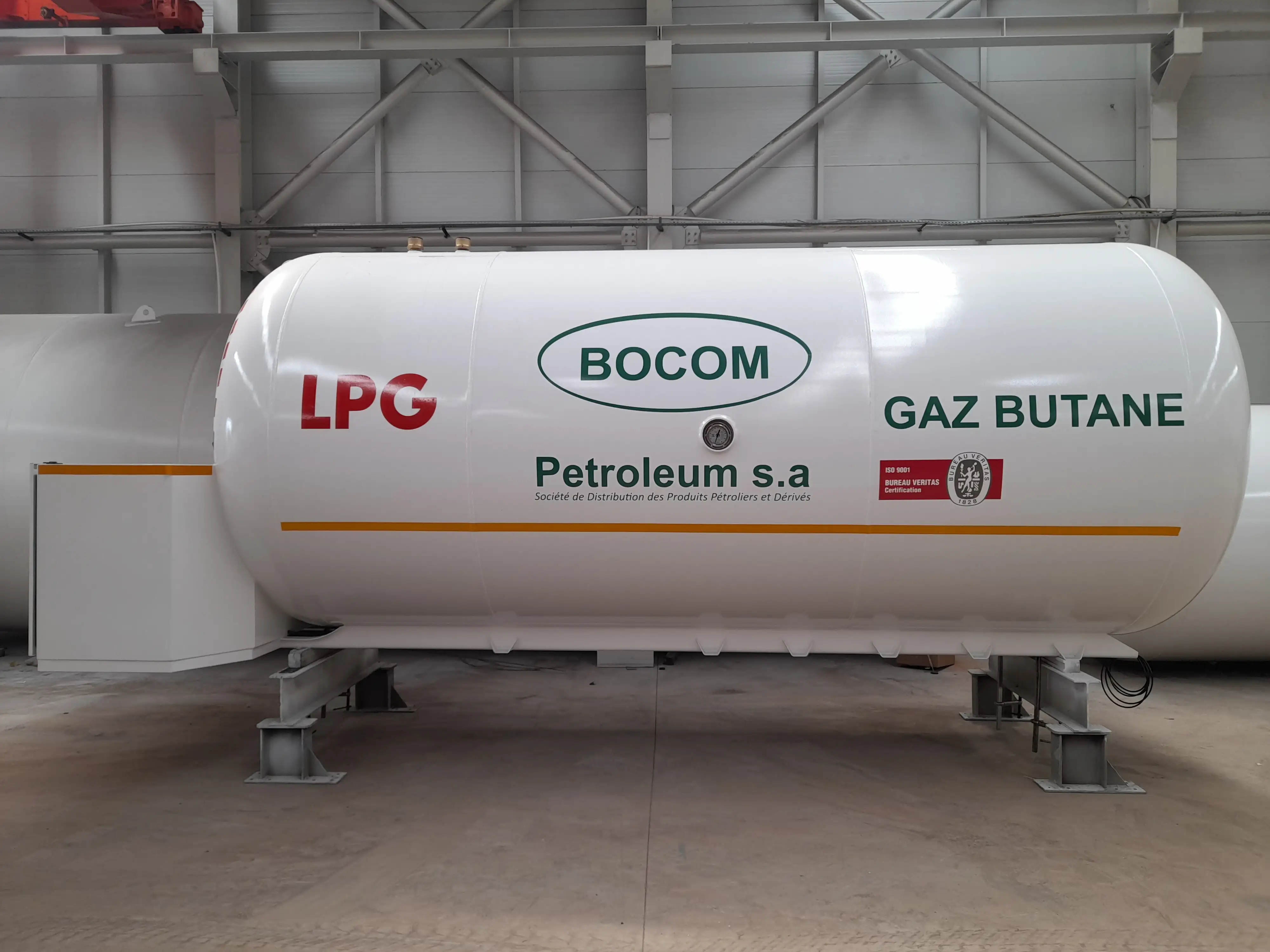 Harsan Tanker LPG Bobtail tankı beyaz gövde GAZ BUTANE yazılı AD2000 sertifikalı
